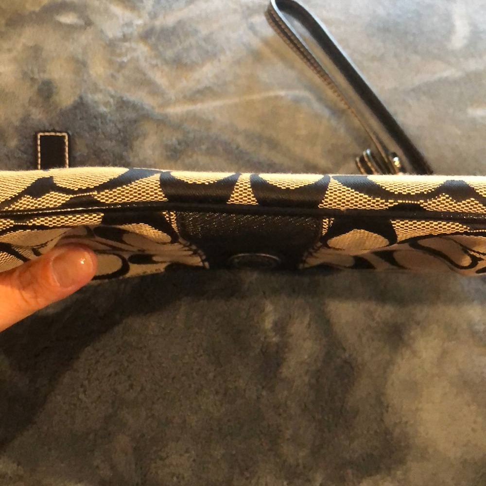 Coach Wristlet - Picture 4 of 12